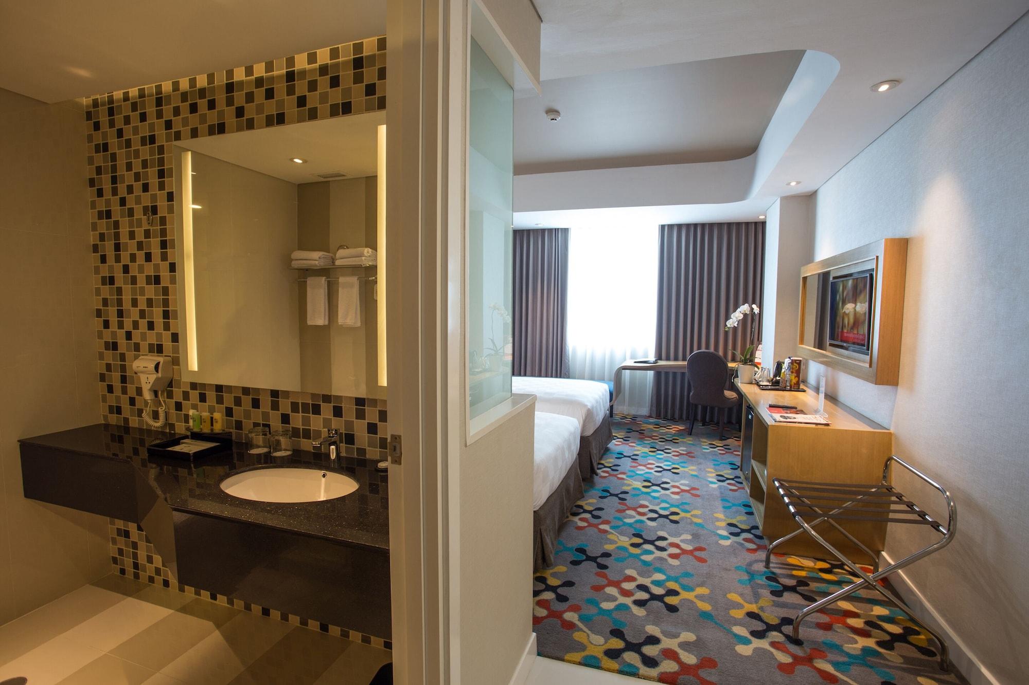 Hotel Ciputra Cibubur Managed By Swiss-Belhotel International Dış mekan fotoğraf